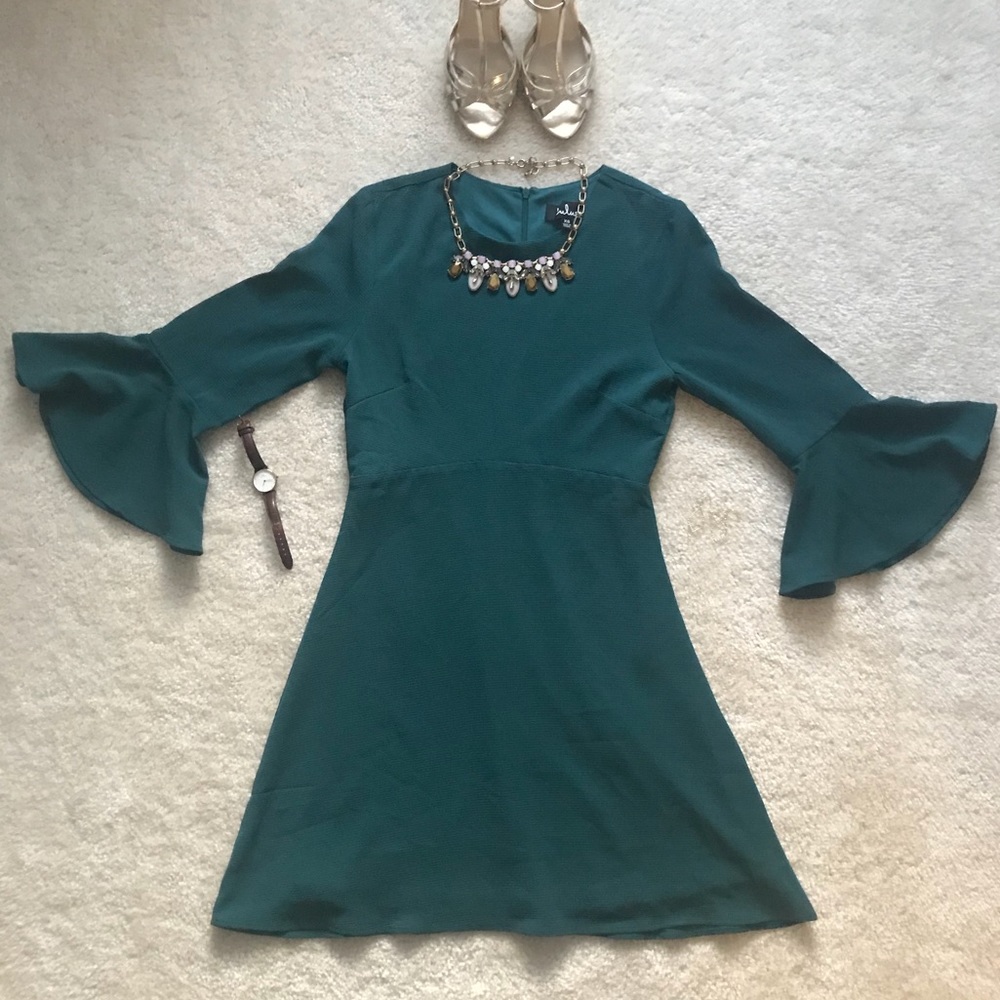 Lulu’s Flounce Bell Sleeve Dress Forest Green XS